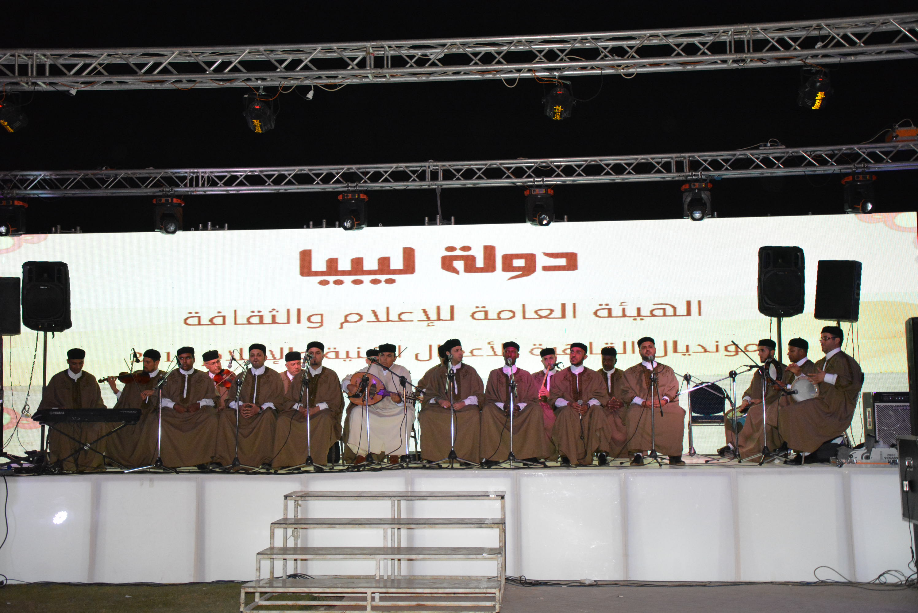 حقوق جامعة القاهرة تكرم أمين شعبة الاذاعين العرب شريف عبد الوهاب
