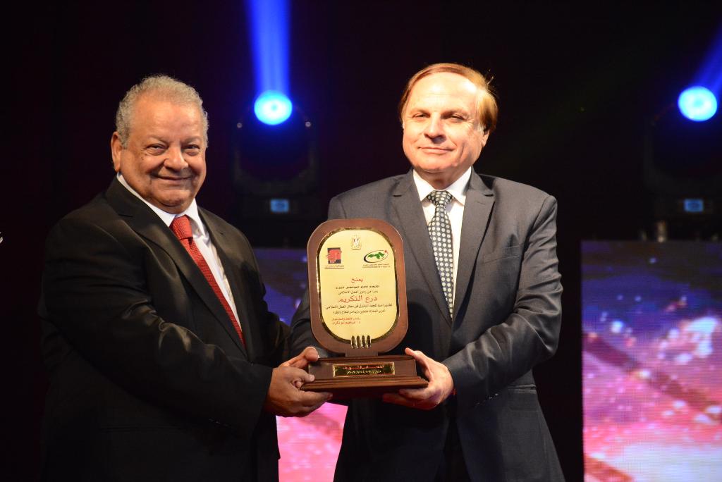 لماذا مهرجان العرب لعلوم الاعلام من خلال مونديال العرب للفنون والاعلام ؟؟