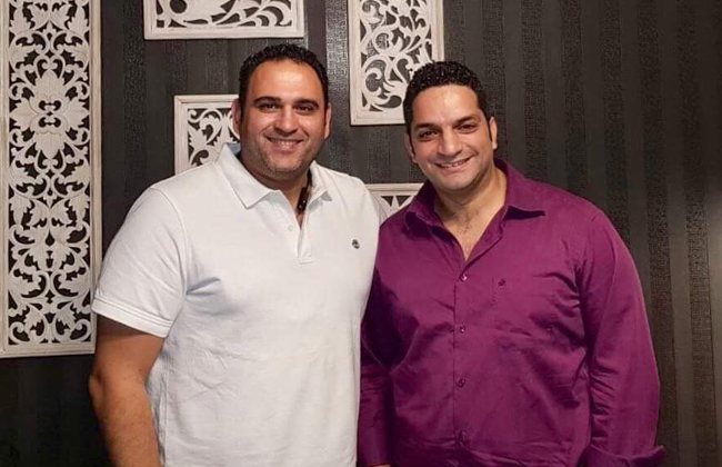 ‏‎صورة الفنان أكرم حسني بطفولته تصبح شعارا لمنتج إيبو بالشيكولاته