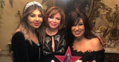 الهام شاهين تحتفل بعيد ميلادها بحضور نجوم الفن