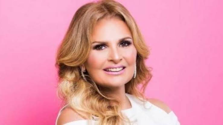 يسرا  : التشخيص الخاطئ سبب اصابتي بسرطان الدم.