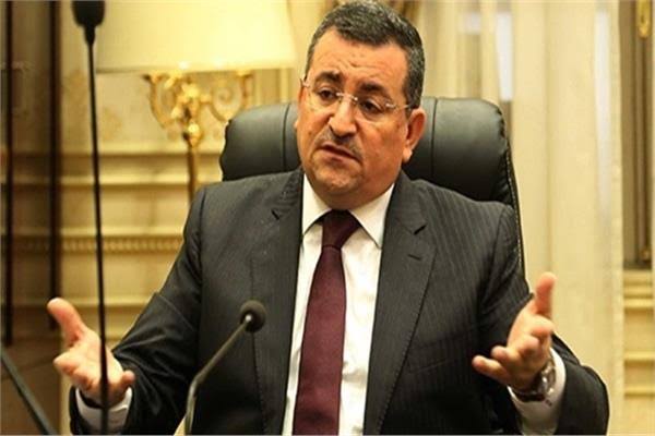اسامه هيكل : مش عايز اشوف حد في الشارع بعد الساعه ٧