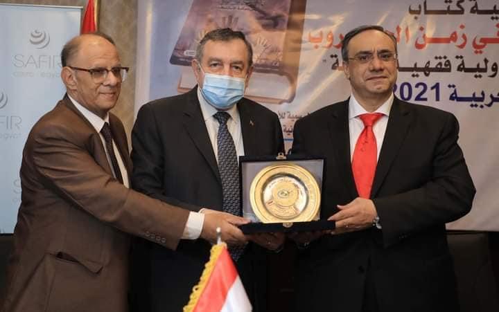 الشعبة العامة للإذاعين العرب تكرم الصحفية التليفزونية ولاء شعراوي