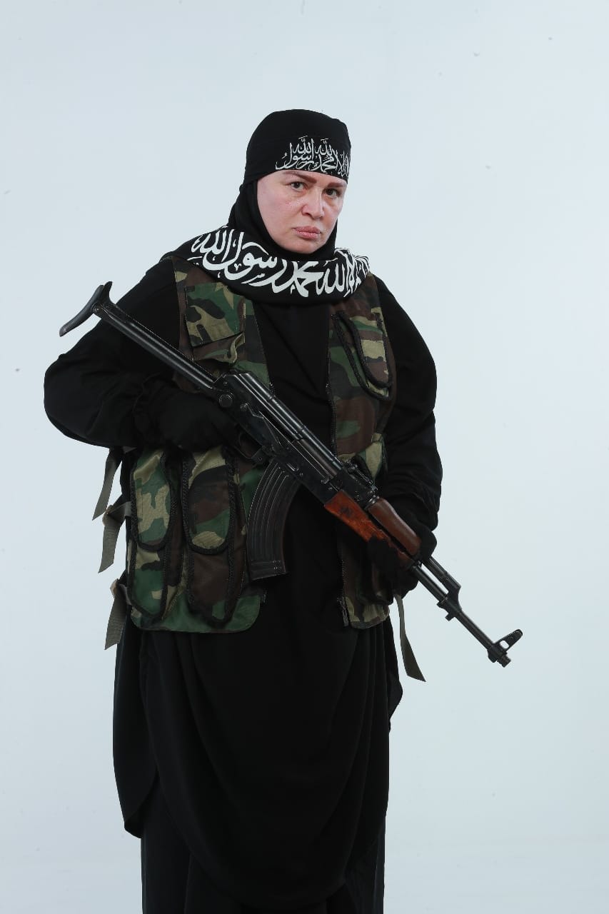 الفنانه المتألقة الهام شاهين تشكو المبدعة كامله ابوذكري لحقوق الإنسان .!!